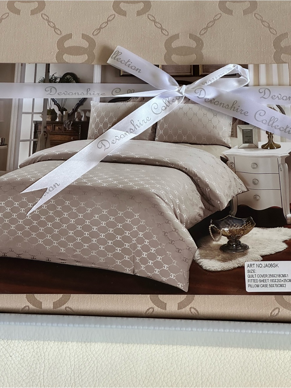 DEVONSHIRE CollectionBedding Sets. Duvet, Fitted Sheet,2 Pillow covers.King Size